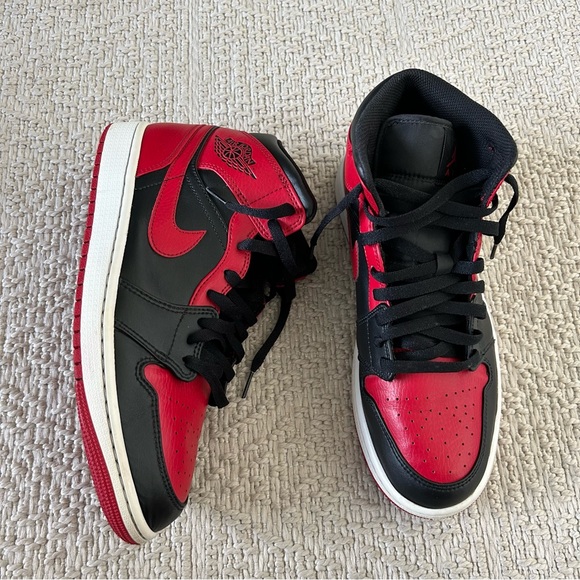 Jordan Shoes Nike Air Jordan Mid Banned Bred 220 Black Red White